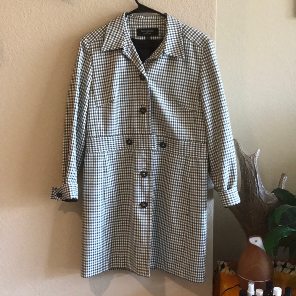 MAKE AN OFFER 🖤 Cute pea coat